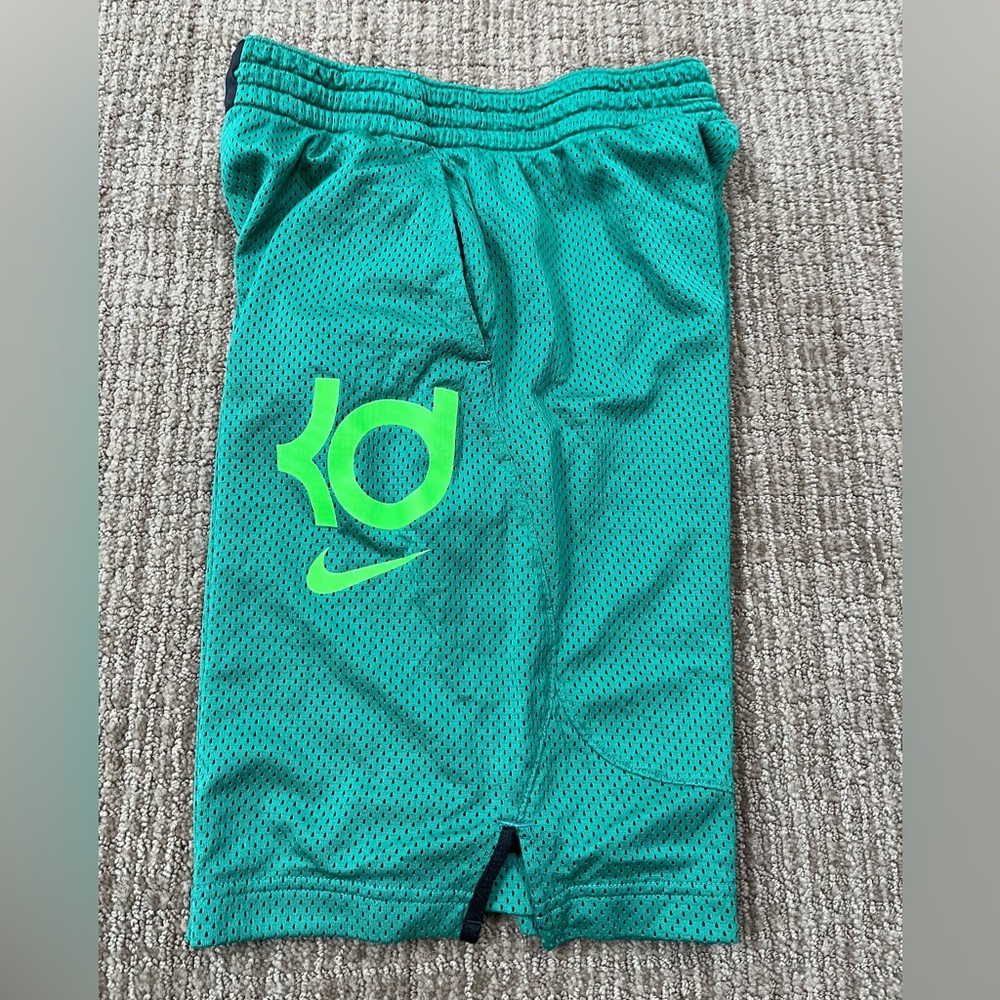 Boys Nike Dri Fit Shorts Sz.L